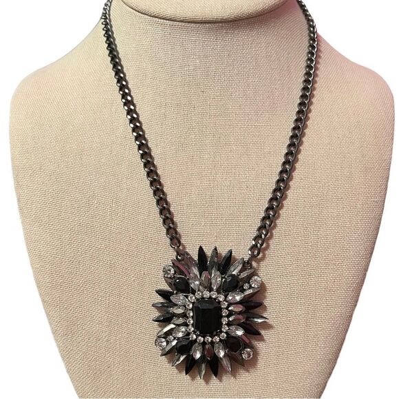 ⭐️3/$25⭐️ Black Crystal Clear Rhinestone Gunmetal Statement Necklace - Picture 1 of 3